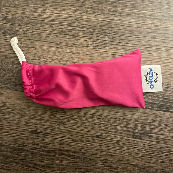 Oakley Frogskins Clear Sunglasses with Blue Lenses - Picture 2 of 5